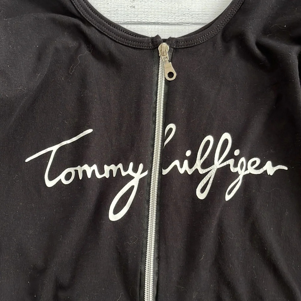 Vintage Tommy Hilfiger Black & White Zip Up Stretch Crop Top - Picture 2 of 4